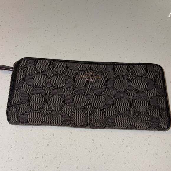 COACH monogram wallet - Picture 1 of 6